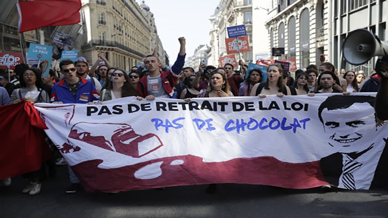 فرانس میں ایمانویل میکرون حکومت کے خلاف مظاہرے