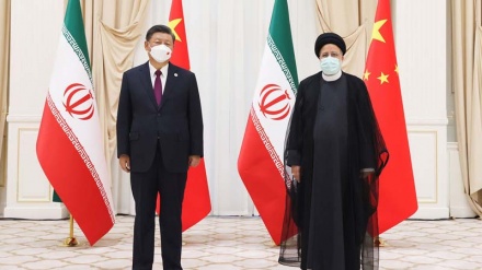 Rəisi: İran ABŞ-ın quldurluğu qarşısında boyun əyməyəcək