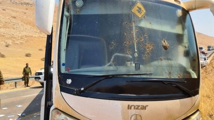U pucnjavi na autobus ranjeno sedam Izraelaca, od kojih šest vojnika
