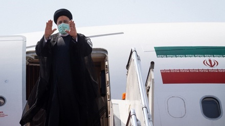 صدر ایران رئیسی ازبکستان پہنچ گئے (ویڈیو)
