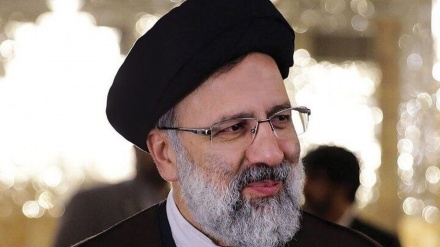 صدر ایران کی بسم اللہ سنتے ہی صیہونی نمائندہ فرار کر گیا۔ ویڈیو