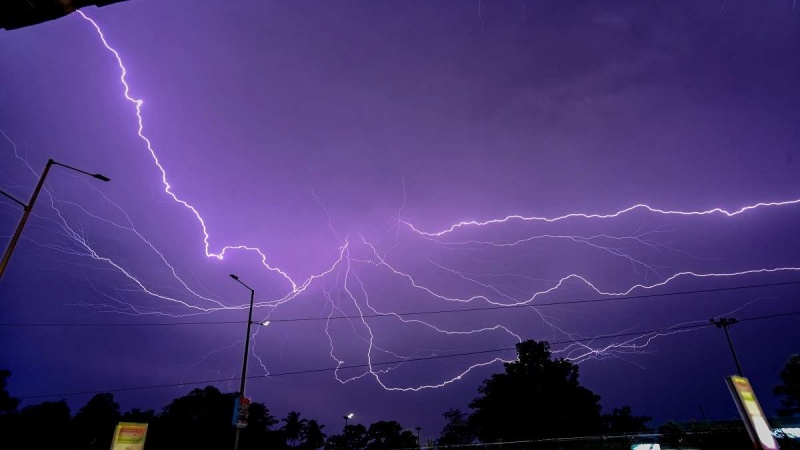 ہندوستان; آسمانی بجلی گرنے سے 23 افراد جاں بحق