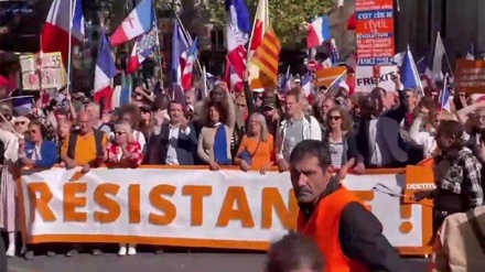 فرانس میں میکرون کے استعفیٰ کے لئے ہزاروں افراد کا مظاہرہ