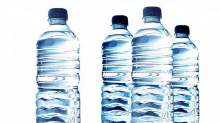 Arsyet pse nuk duhet ti përdorim shishet plastike për ujë