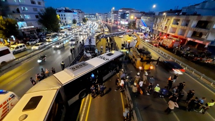 U sudaru četiri metrobusa u Istanbulu povrijeđeno najmanje 99 osoba