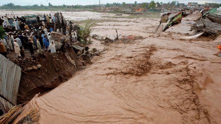 Hejmara kesên ku ji ber baranên musonê li Pakistanê mirin gihîşte 1355an