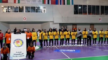 ہنیڈ بال کے ایشیائی مقابلے؛ ایرانی لڑکیوں کی ٹیم کی کامیابی
