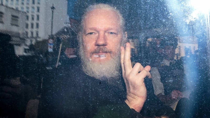  Gelê Brîtanyayê bertek nîşanî radestkirina Julian Assange bo Amerîkayê da