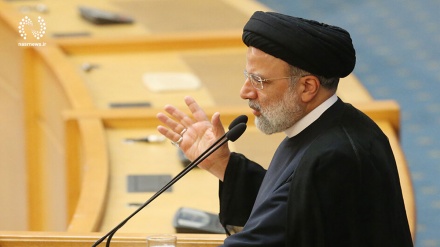 Prezident Rəisi: Ötən bir ildə İranda 40%-lik ixracat inkişafı olub
