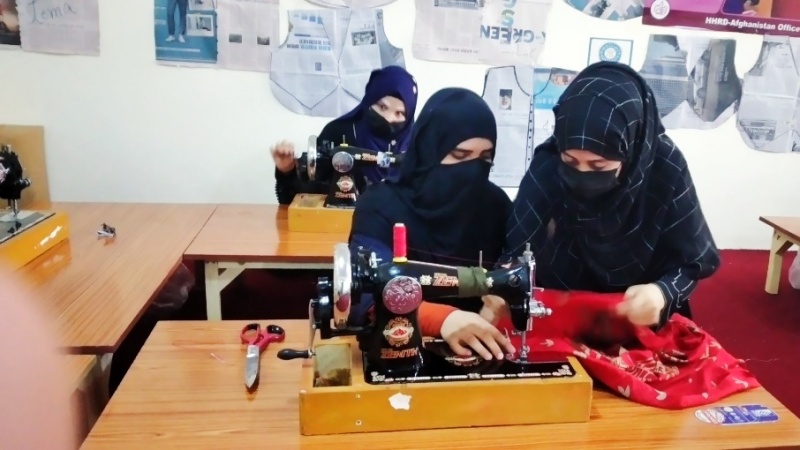 په هرات کې ښځو او نجونو فني او حرفوي زده‌کړو ته مخه کړې