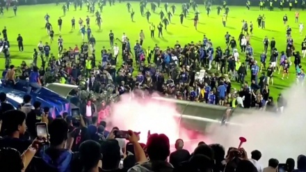 انڈونیشیا میں فٹبال میچ کے دوران ہنگامہ آرائی، 317 افراد ہلاک و زخمی