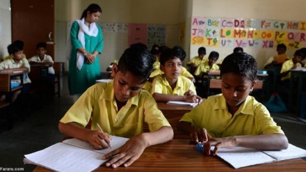 ہندوستان: اسکولی طلبا کے یا حسین کے نعرے لگانے پر ہندو تنظیم ناراض، 4 اساتذہ معطل