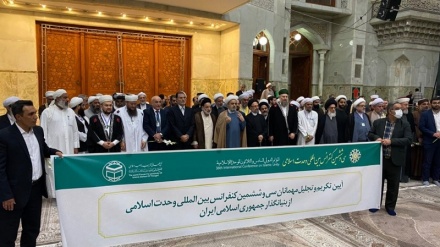 عالمی وحدت اسلامی کانفرنس کے شرکاء کی امام خمینی رح کے مزار پر حاضری 