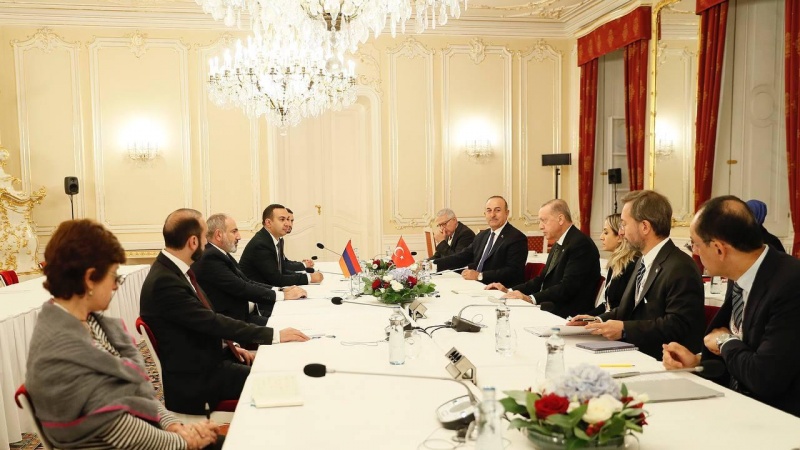 Praqada Ərdoğan-Paşinyan görüşü olub