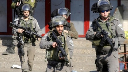 زیاتر لە ٢٠ فەلەستینی لە هێرشی هێزەکانی زایۆنی بۆ سەر کەرتی ڕۆژئاوا بریندار بوون