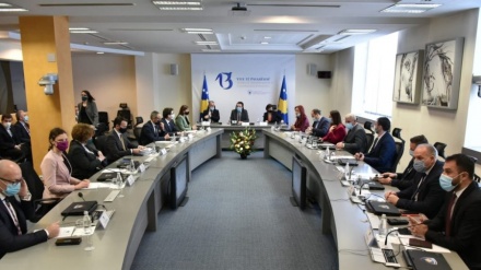 Në listën për pastrim të Qeverisë Kurti hiq më pak se 60% të kabinetit qeverisës