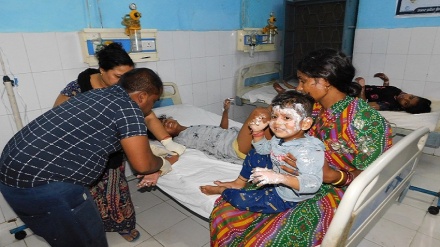 ہندوستان: اترپردیش میں ایک پوجا پنڈال میں بھیانک آگ لگنے سے 4 افراد ہلاک