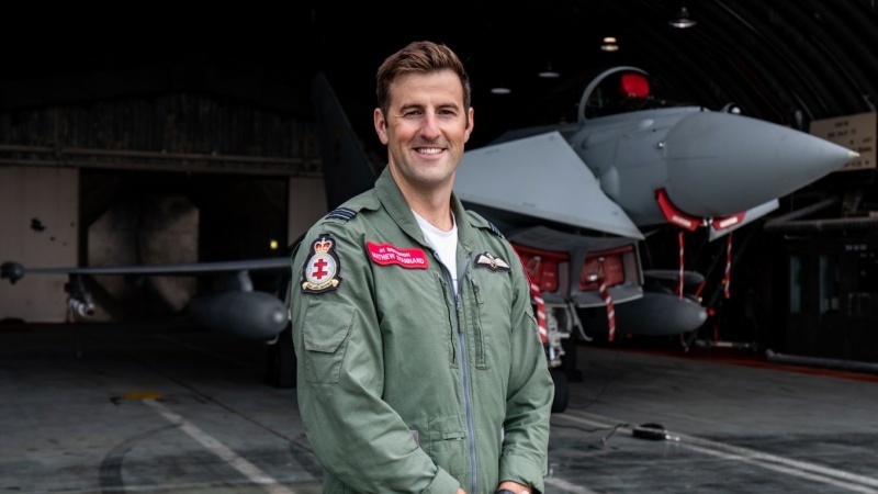  Kina josh ish-pilotët britanikë