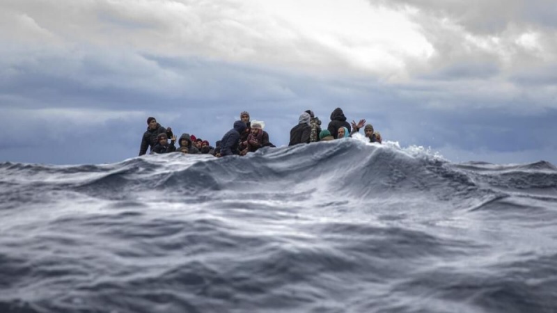 یونان پہنچنے کی خواہش میں 70 افراد کے ڈوبنے کا خدشہ، 20 کی لاشیں نکال لی گئیں