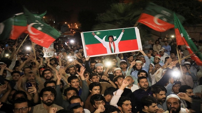 عمران خان کی قیادت میں ریلی جاری 