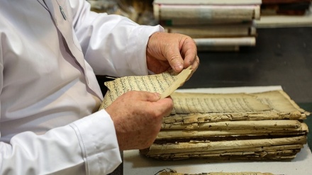 Uvezivanje i restauracija knjiga u mauzoleju hazreti Masume (s.a)