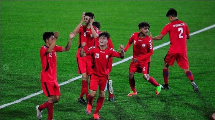 تیم ملی فوتبال زیر 14 سال فردا به مصاف ازبکستان می رود 