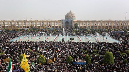 Iranci u milionima podržali Islamsku Republiku, osudili globalnu aroganciju