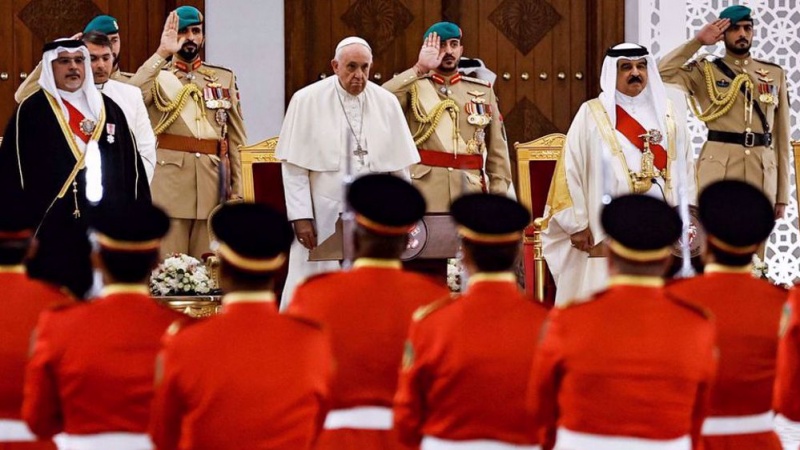Papa osudio naoružavanje, bez spominjanja ugnjetavanja u Bahreinu