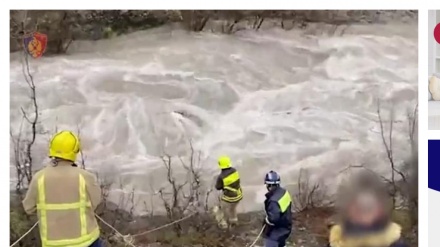 Rrjedha e ujit mori para makinën, trupat e babë e bir ende nuk janë gjetur 