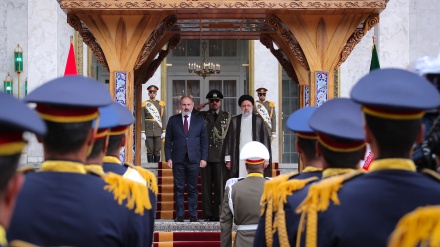 آرمینیا کے وزیر اعظم کا تہران میں زبردست استقبال+ ویڈیو