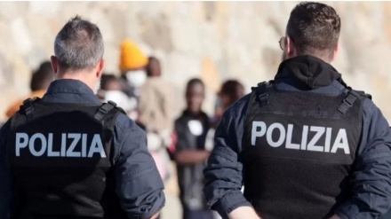 Italia lejon anijen e emigrantëve të ankorohet në breg