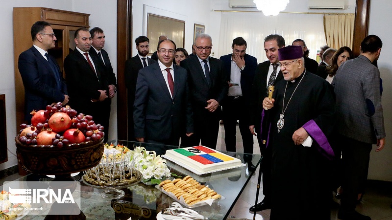 Ensîkilopedyaya dîplomatîk a farisî-ermenkî hat nimadin