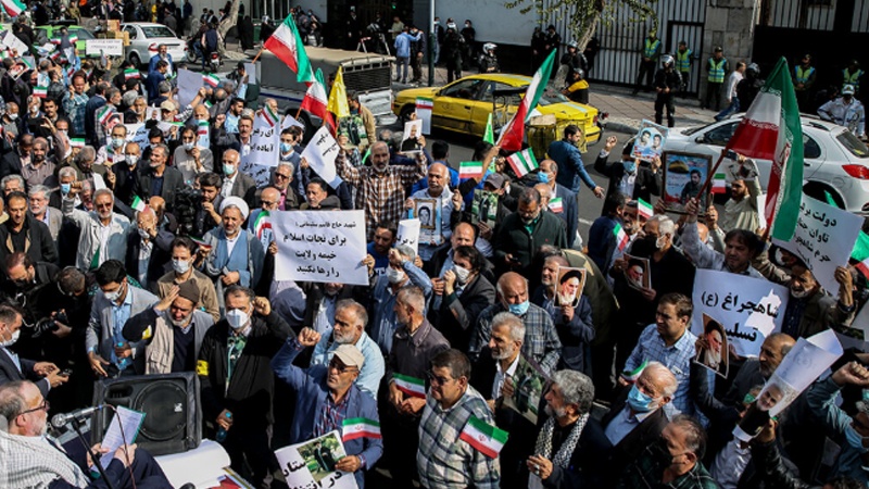 گردبوونەوەی جەماوەری ئێران لە بەردەم باڵوێزخانەی ئاڵمانیا لە تاران