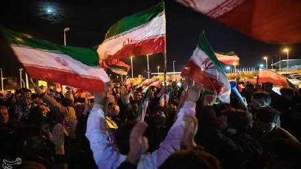 دوحہ سے واپسی پر ایرانی ٹیم کا شاندار استقبال 
