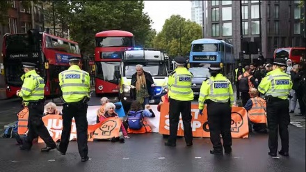 برطانوی وزیراعظم نے مظاہروں کو کچلنے کا حکم دے دیا
