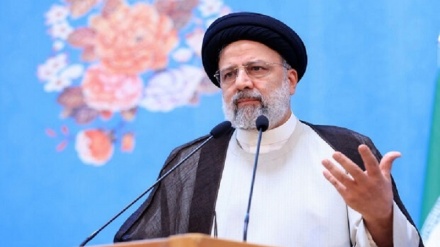 امریکہ ہنگامے کرا کر طاقتور ایران کو تباہ حال ایران دیکھنا چاہتا ہے: صدر ایران
