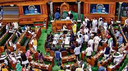 ہندوستان کی پارلیمنٹ میں جمعرات کو بھی ہنگامہ 