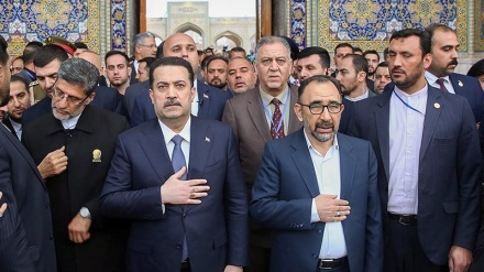 عراقی وزیر اعظم نے امام رضا علیہ السلام کے روضے پر حاضری دی
