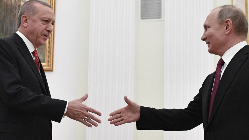  Putin kritikon politikat ‘destruktive’ të Kievit