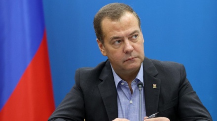 Hişyariya Medvedev: Amerîka li dû bidestxistina pirtiyên çekên biyolojîk e