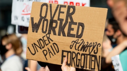  Britani: Arsimtarët dhe infermierët vazhdojnë grevat