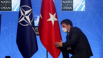 AKP: Em li dû derketina ji NATO'yê nînin