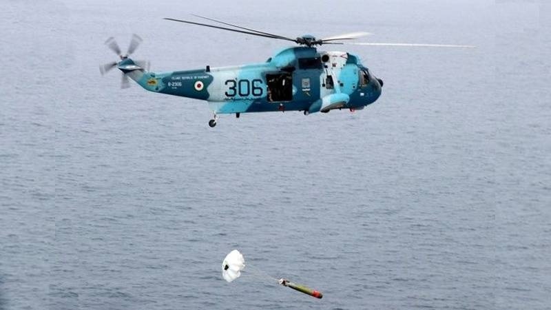  Zulfiqar 1401, nëndetëset dhe helikopterët godasin me silurë objektivat e përcaktuar