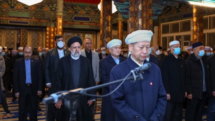 چینی مسجد میں صدر ایران نے نماز ادا کی (تصاویر)