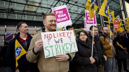 Demonstrata e qindra mijëra njerëzve në të gjithë Anglinë