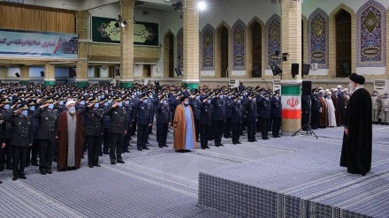 Imam Hamenei: Sijanje razdora i nepovjerenja, neprijateljska strategija protiv Irana