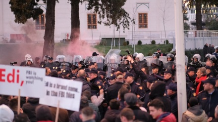 Opozita proteston në orën 10:00 përpara Kuvendit