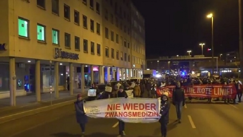  Gjermanët protestojnë kundër dërgimit të tankeve në Ukrainë