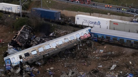 Treni me 350 pasagjerë goditi trenin e mallrave 