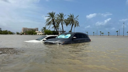 سعودی عرب میں طوفانی بارش اور سیلاب، 4 کی موت، کئی کاریں بہہ گئیں